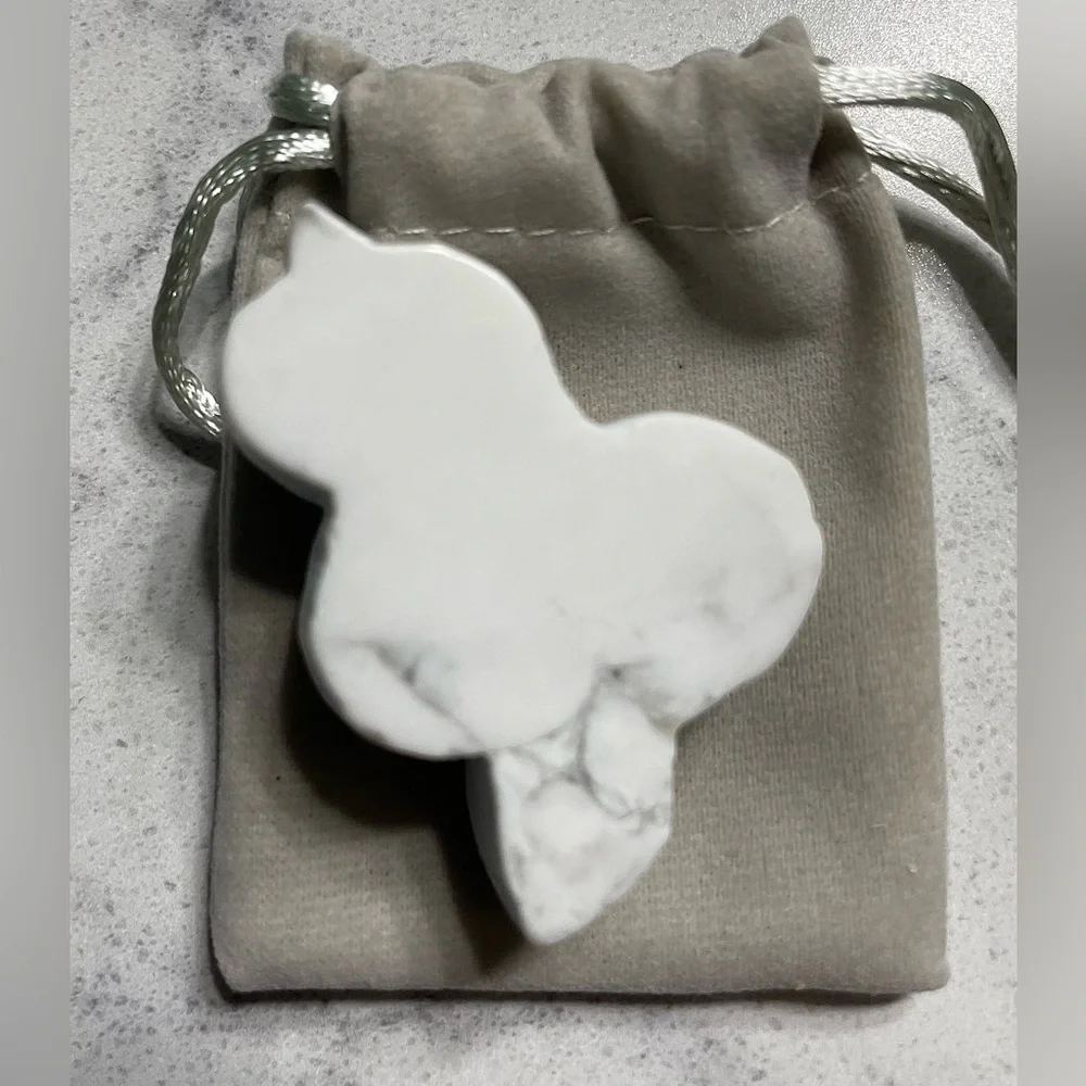 Howlite Snake w/pouch - Picture 5 of 5